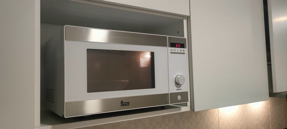 Microondas TEKA MWE 230 G como novo