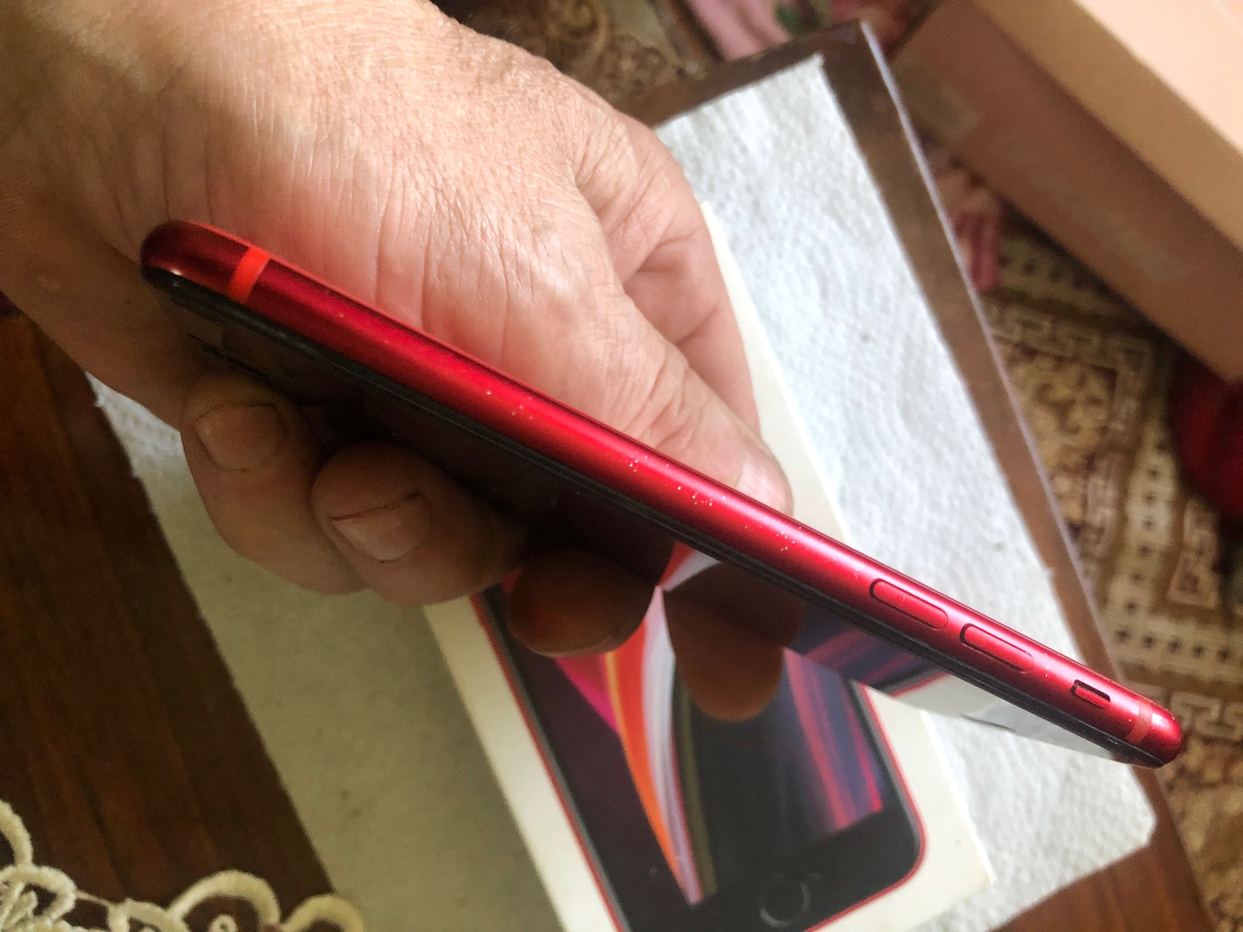 Na części zablokowany iPhone SE 2020 A2296 super wyglad wersja RED