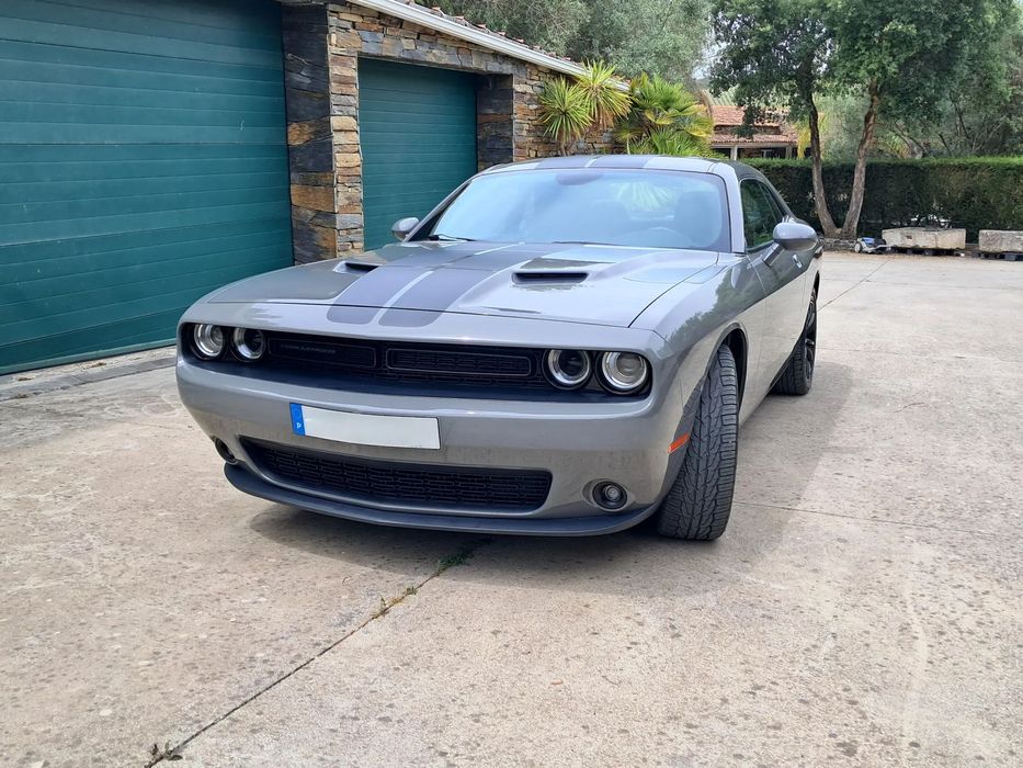 Dodge Challenger Auto SXT Plus