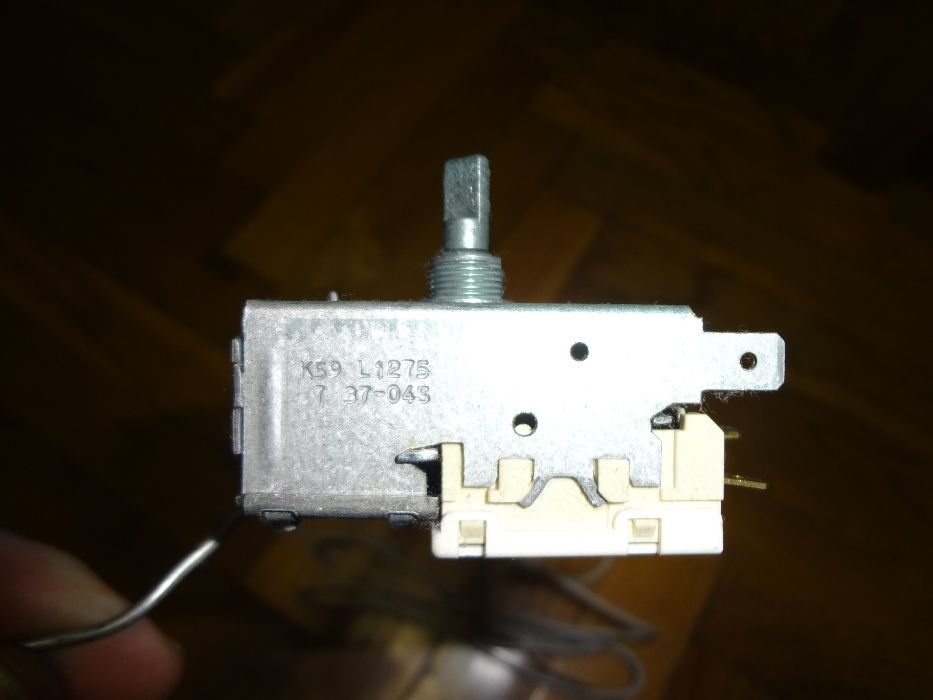 Терморегулятор для Liebherr KGT 4031 ( НЕИСПРАВНЫЙ) цена за 2шт