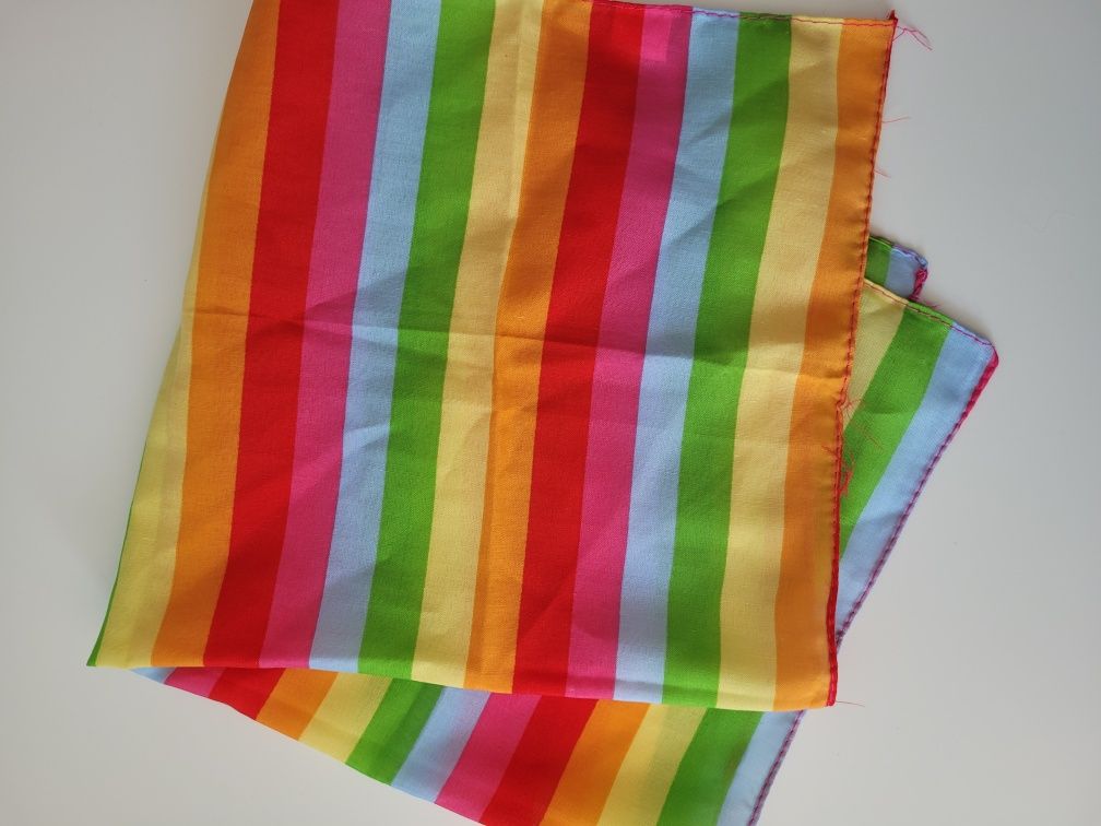 Kolorowe tęczowe chustki