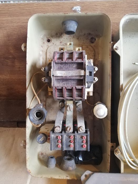 Магнітні пускачі великої потужності