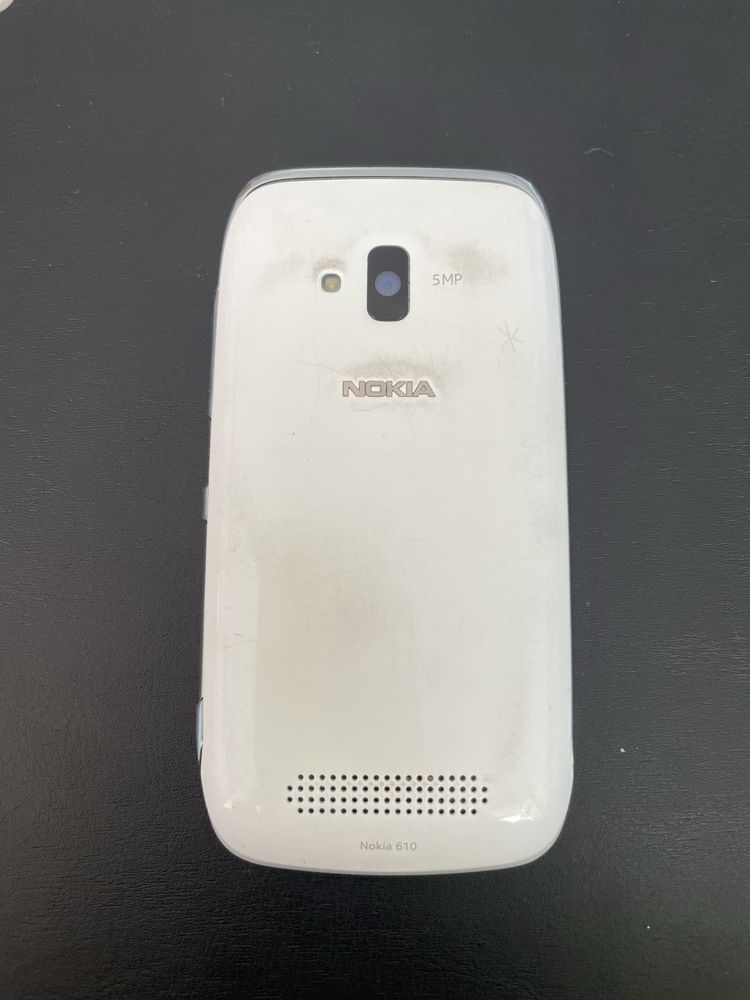 Телефон Nokia Lumia 610