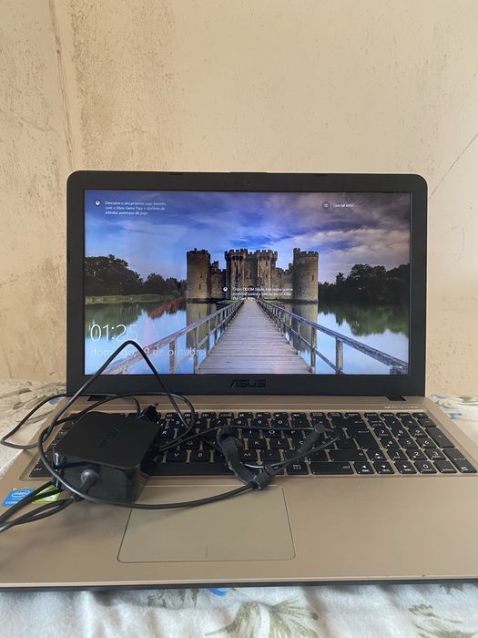 Computador Portatil de Marca Asus