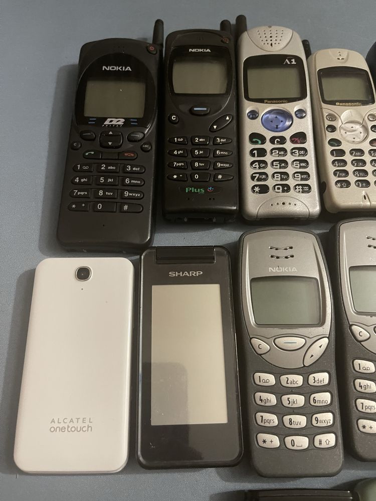 Лот Nokia и других мобилок,ретро,винтаж