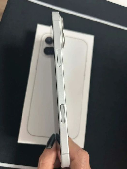 iPhone 16 plus biały