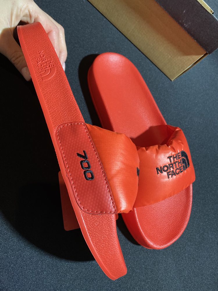 Шлёпанцы The North face  Nuptse Slide оригинал красные