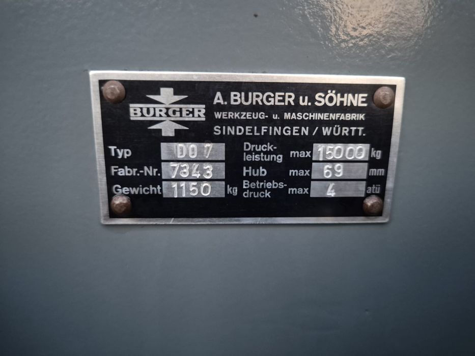 Prasa pneumatyczna Burger 15 ton z Niemiec