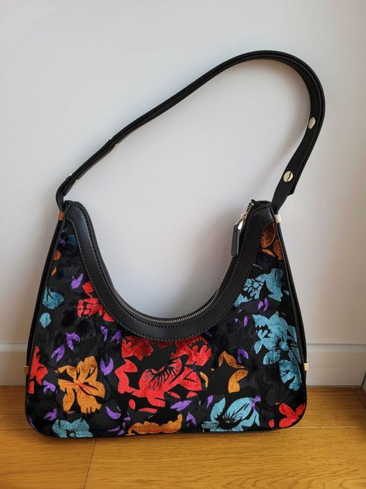 Czarna elegancka torebka w kwiaty welur/aksamit