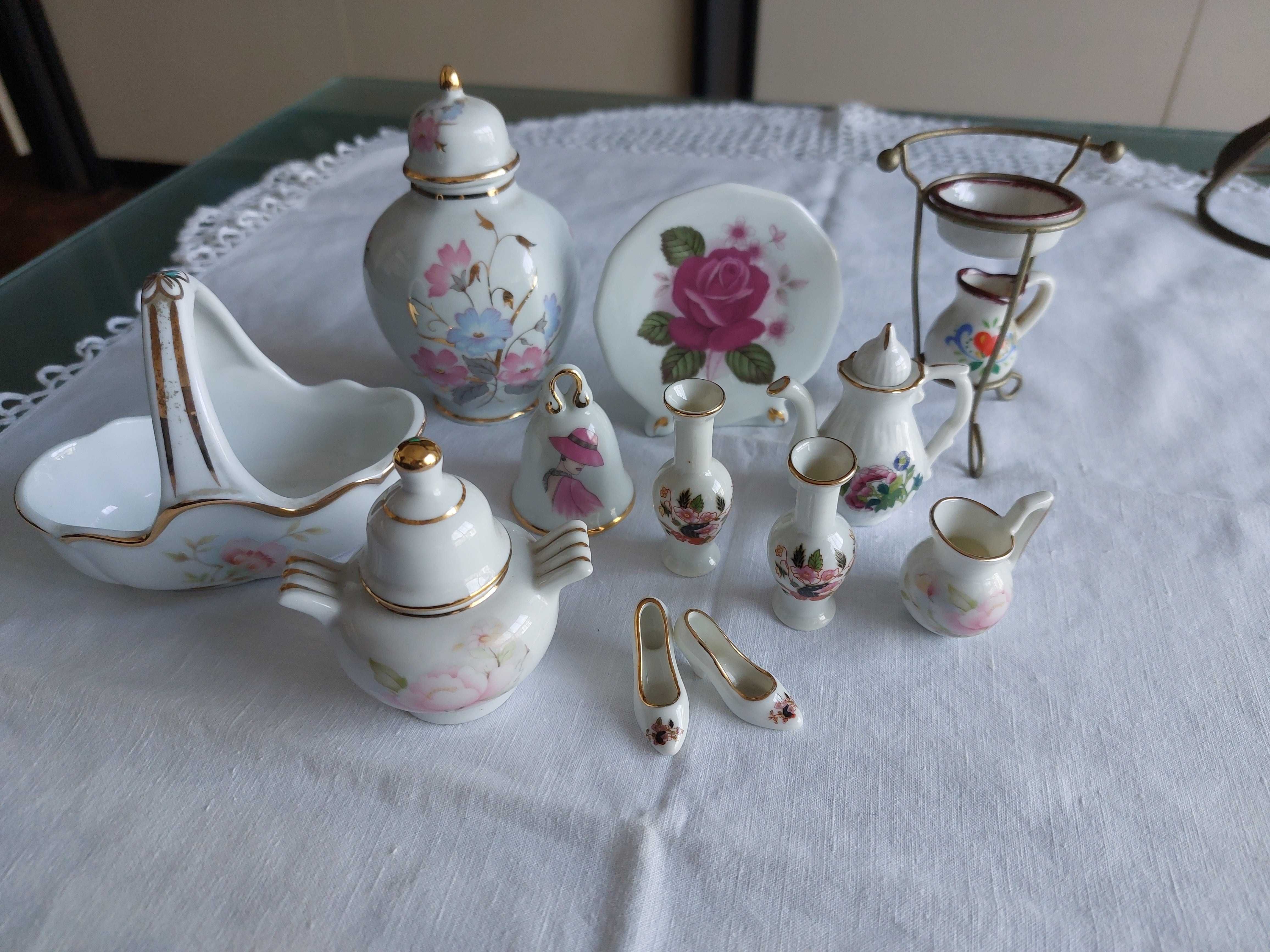 Conjunto Miniaturas Porcelana, 12 peças, vários fabricantes