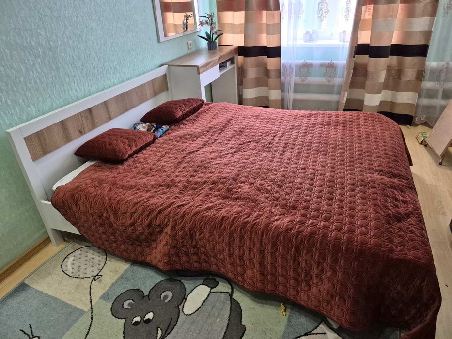 Кровать двуспальна стан ідеальний