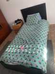 Cama de solteiro com gavetas