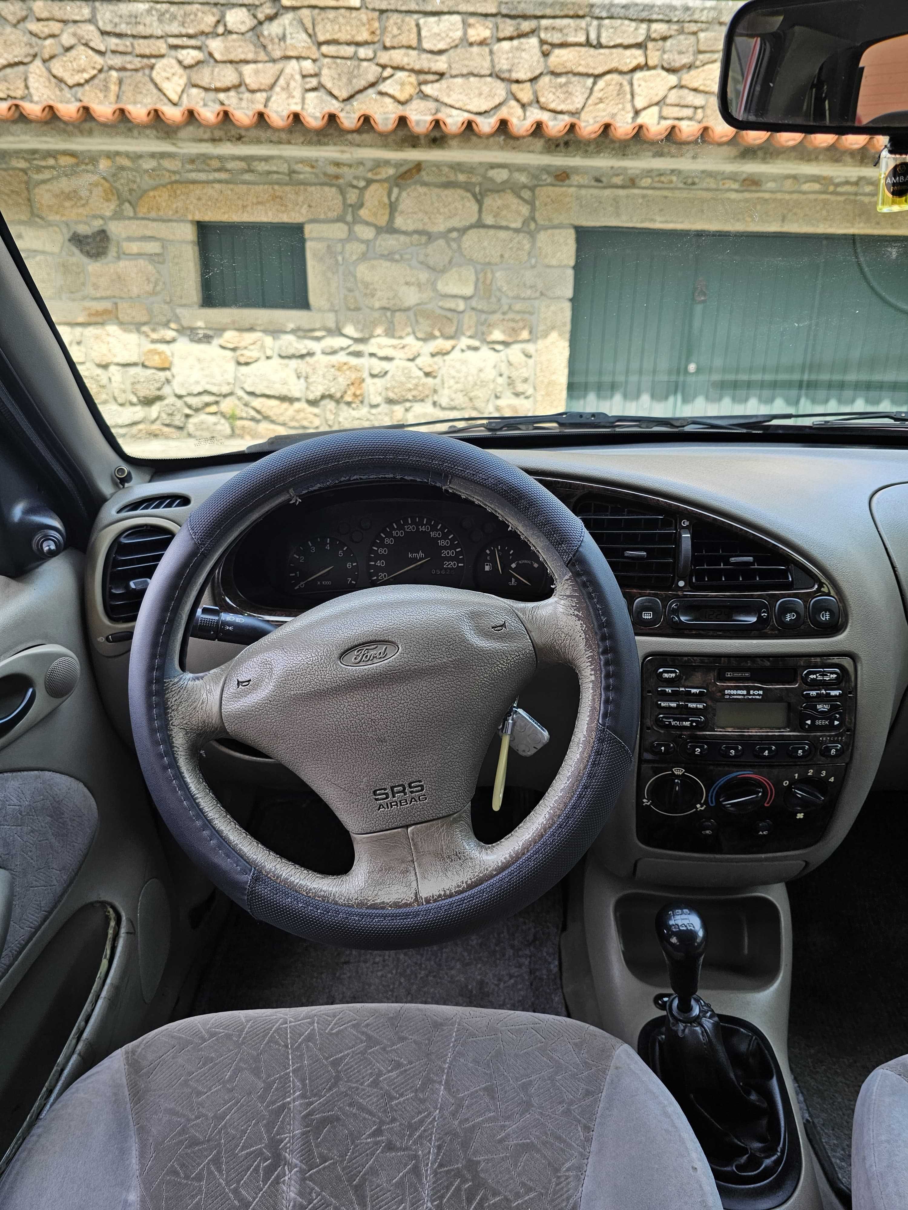 Ford Fiesta 1.25 Gasolina – 1996 Fiável, Económico e Pronto a Circular