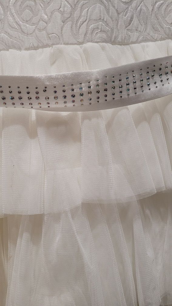 Elegancka sukienka, ecru, rozm. 140, np. po komunii
