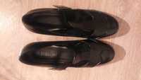 czarne buty