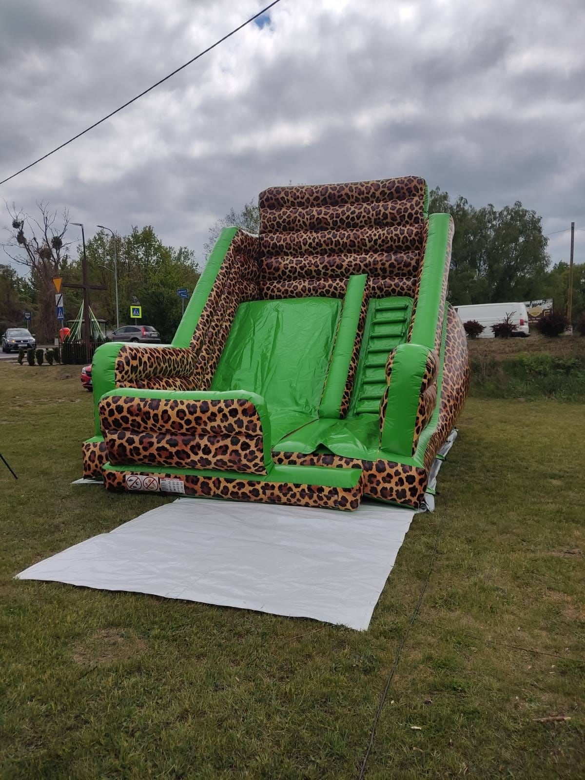 Dmuchana zjeżdżalnia 5 3 1- 9 3 6 -5 6 9