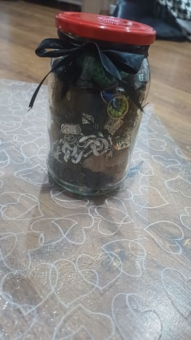 Duży słoik biżuterii vintage alt