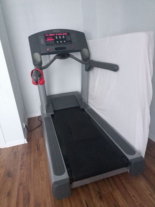 Bieznia profesjonalna life fitnes 95ti