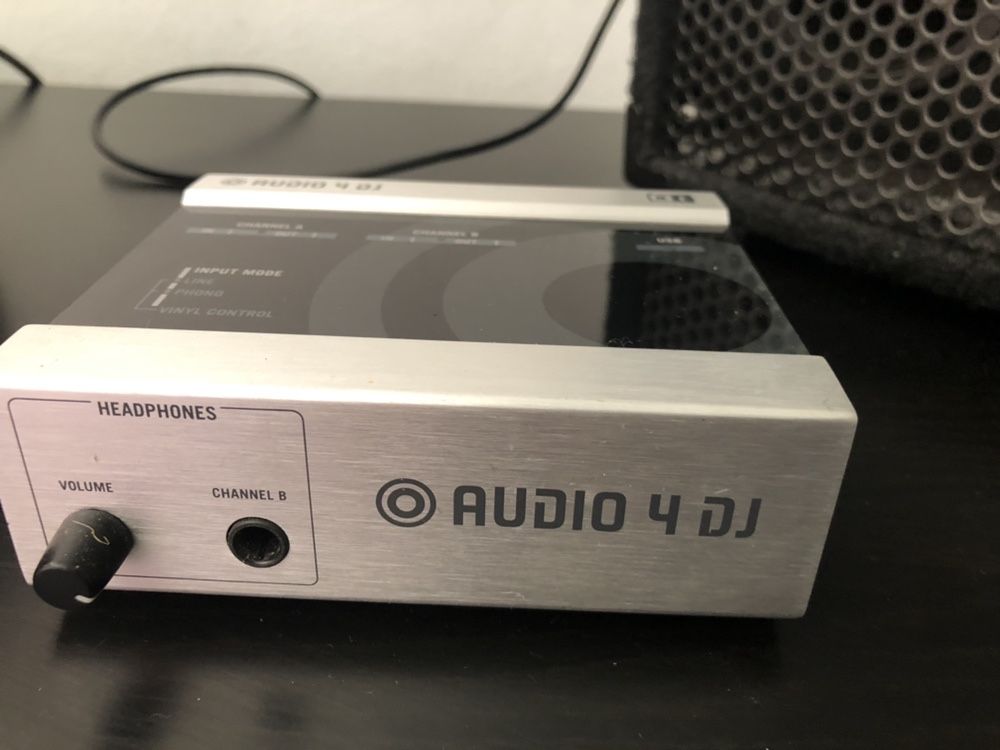 Audio 4  como novo