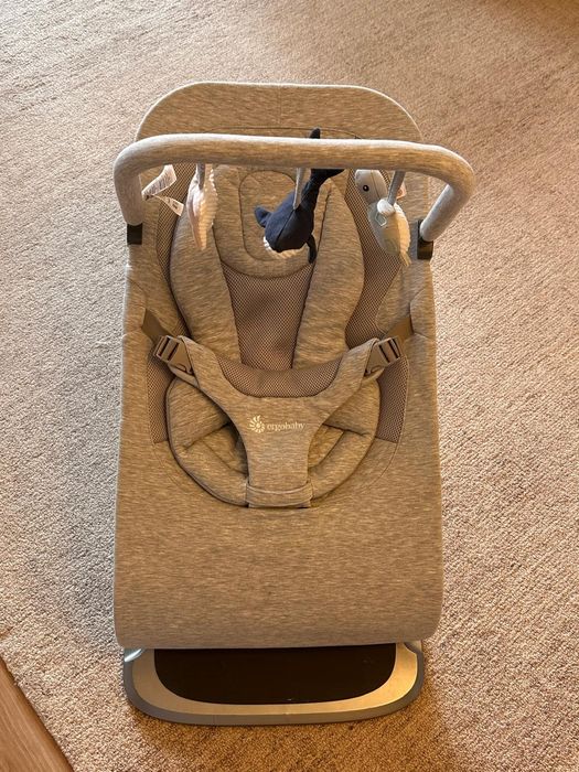 Espreguiçadeira Ergobaby Evolve com acessórios