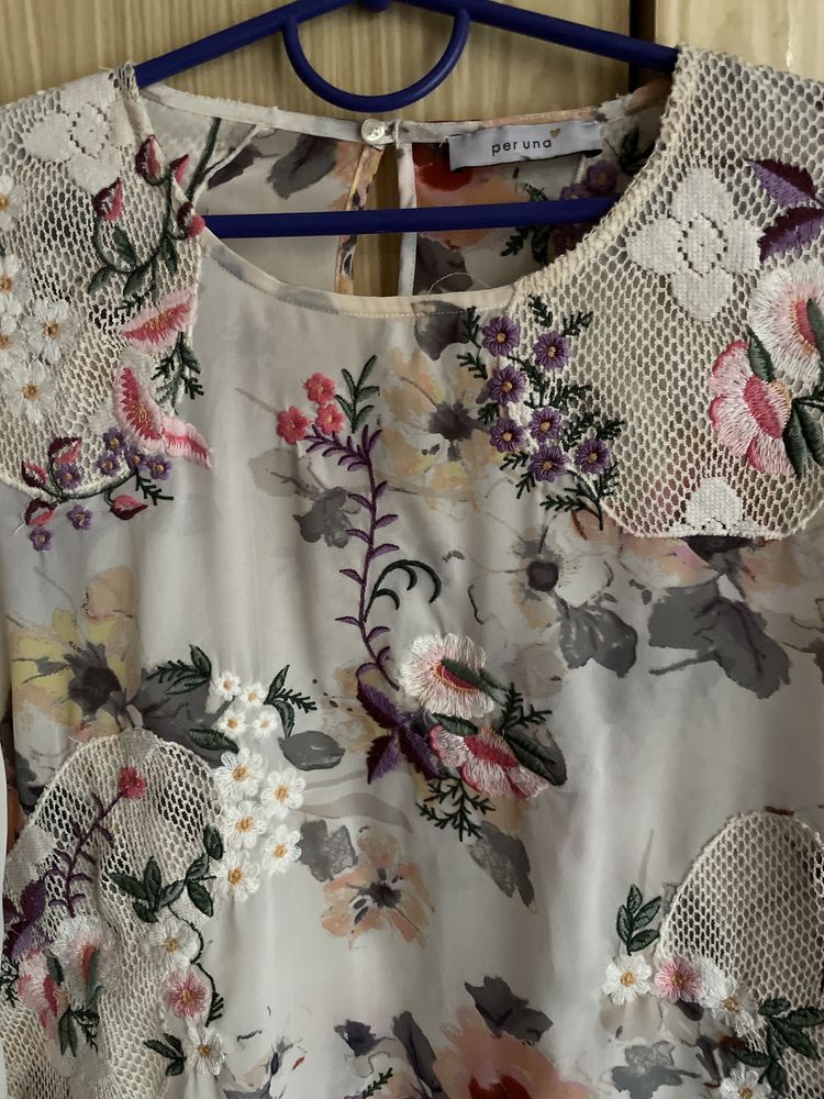 Блузка свитшот Peruna с кружевом