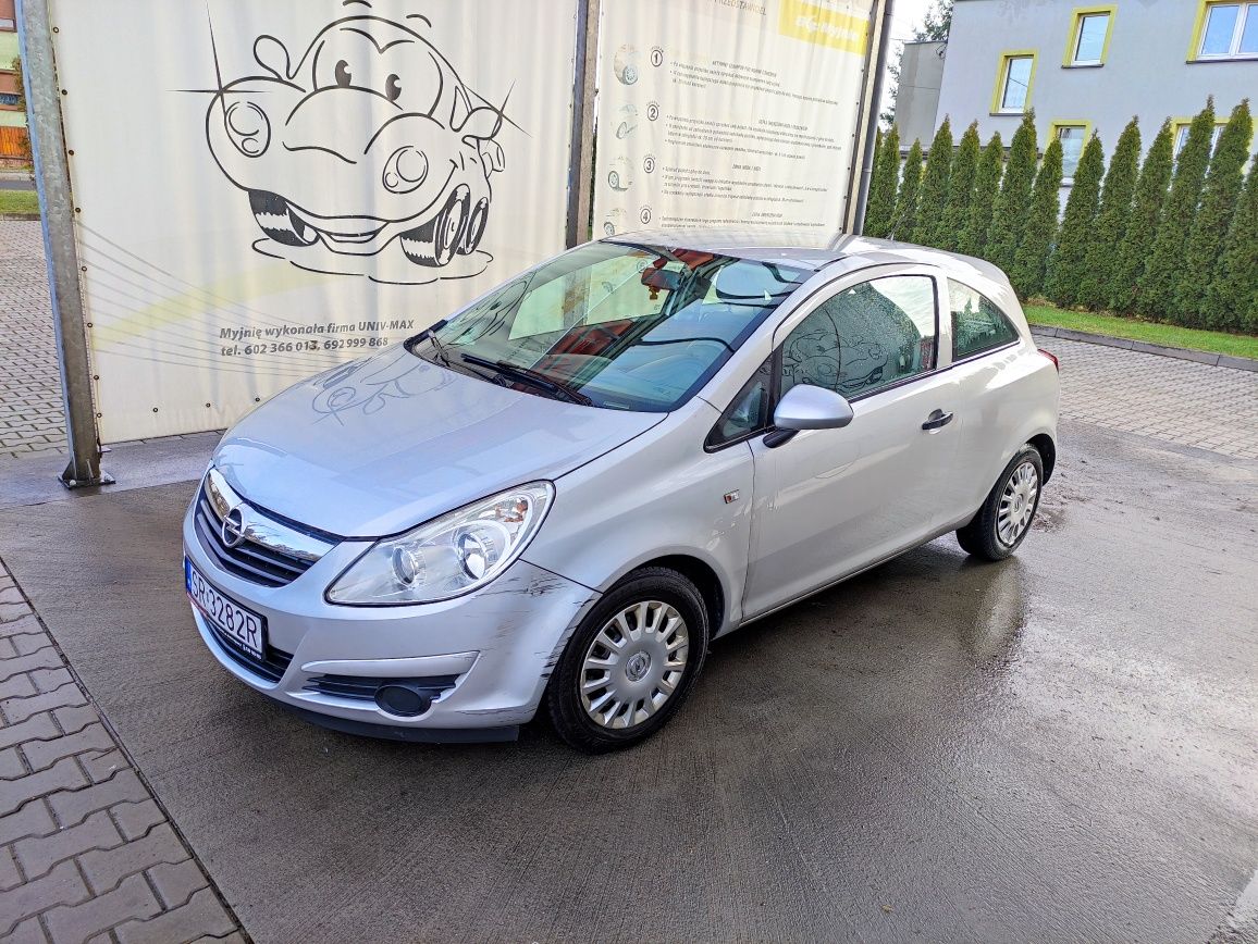 Samochód osobowy: Opel Corsa D