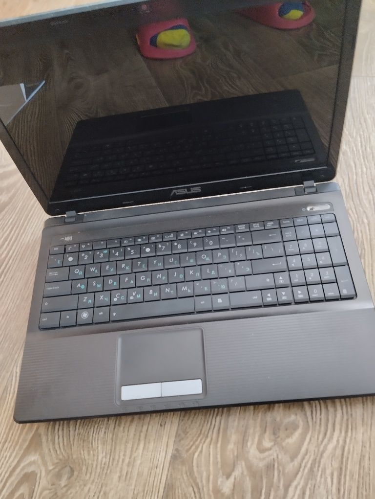 .Продам  не убиваемый (15,6") б у ноутбук Asus K53U с