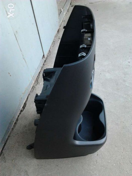 Продам центральную консоль торпедо Fiat Punto Classic 2008