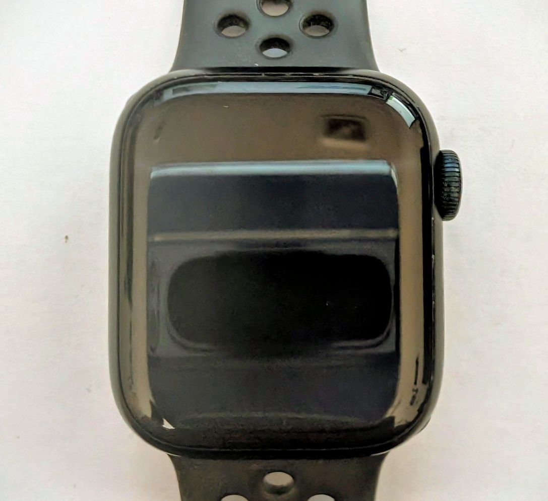 Apple watch 7 41mm, батарея 77%