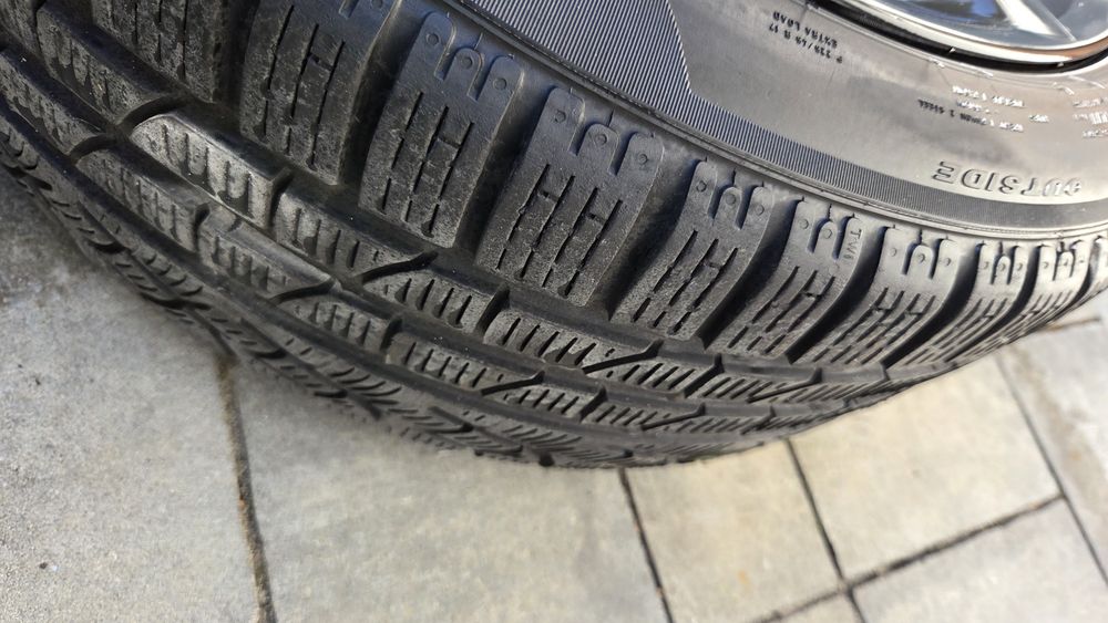 Kola BMW 17 cali z oponami zimowymi Pirelli.  Stan bdb!