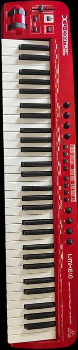 Behringer UMX610 klawiatura sterująca