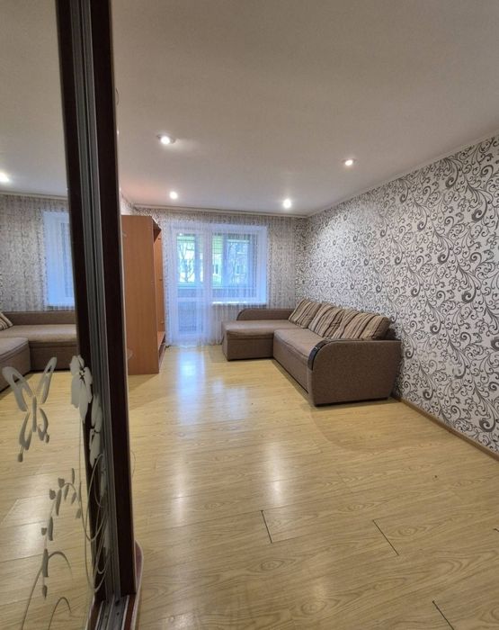 Продам 1-кім квартиру на другому поверсі