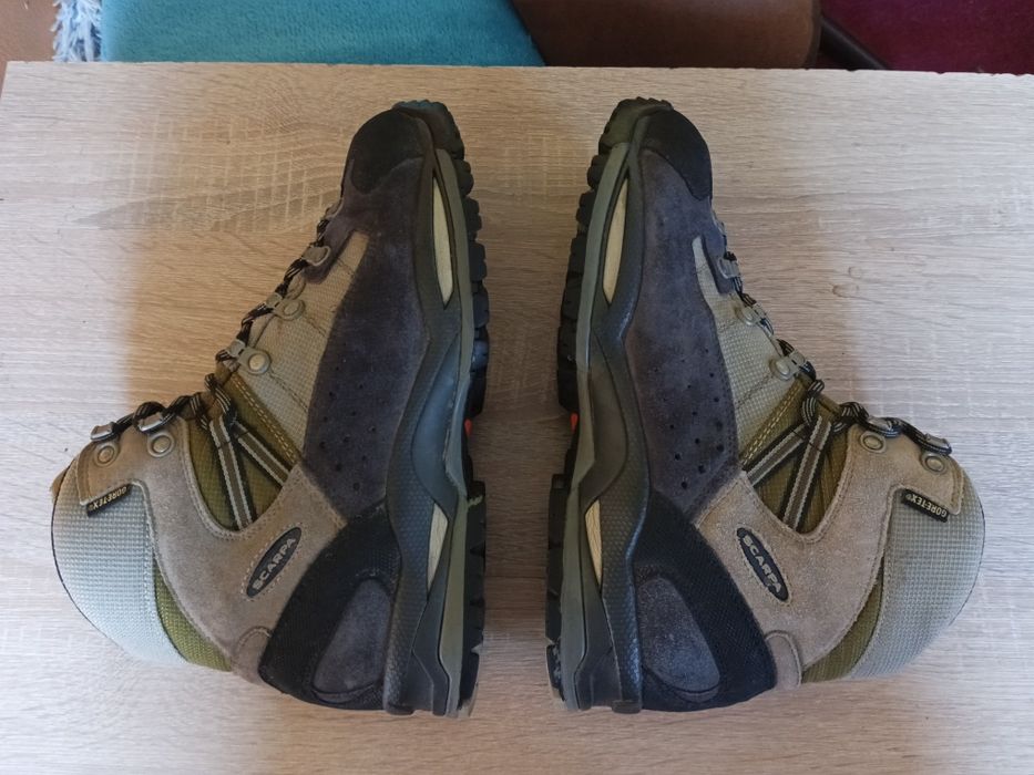 Scarpa trekkingi górskie wodoodporne 40