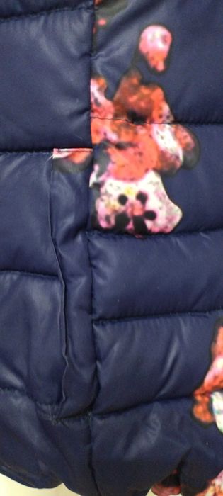 Kurtka puchowa granatowa.