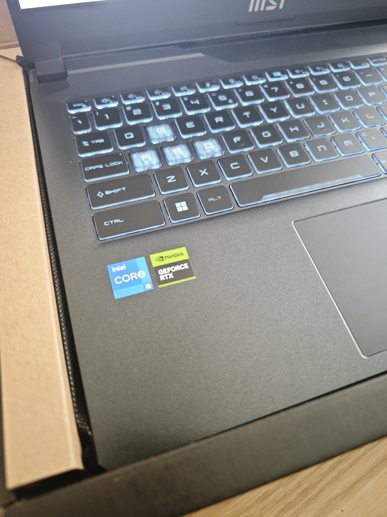 Laptop Gamingowy MSI Cyborg 15 , RTX 4050  super stan