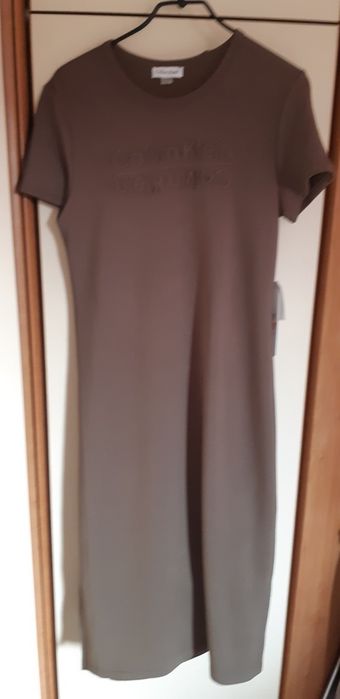 Нове плаття Calvin Klein