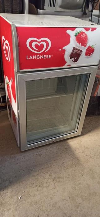 Морозильна вітрина