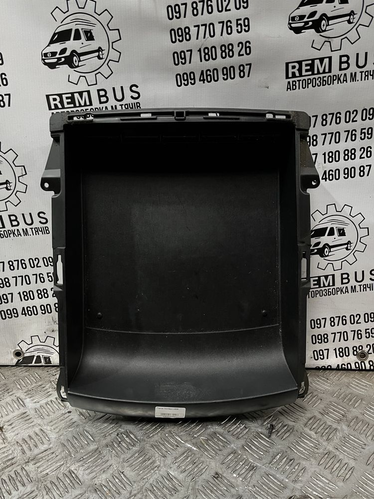 Полка торпеди Mercedes Sprinter 906, полка центральна панелі спрінтер