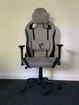 Fotel gamingowy MSI MAG CH130 I Fabric (jasny)