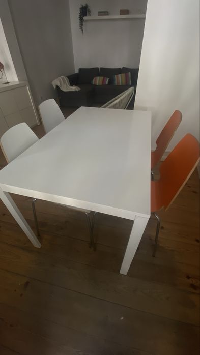 cadeiras ikea laranja e branco