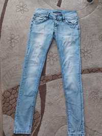 Sprzedam damskie spodnie jeansowe rozmiar 38 M
