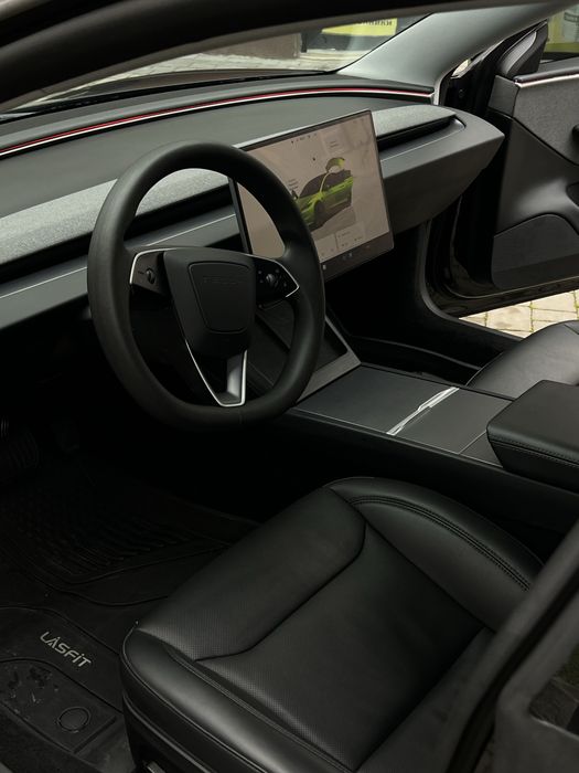 Tesla Model 3 2024 Highland