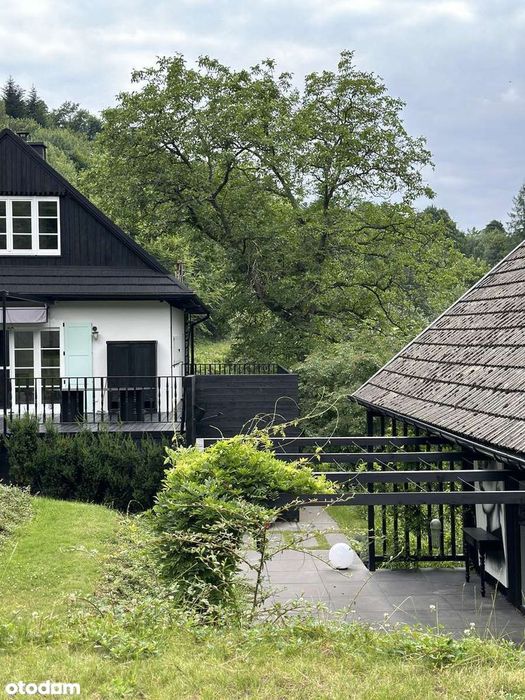 Dom z klimatem pod lasem obok Krakowa - jacuzzi, stodoła multimedialna