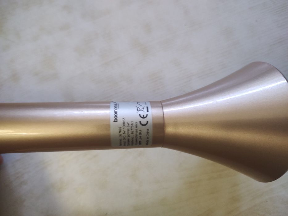 Продам блютуз колонку с микрофоном.