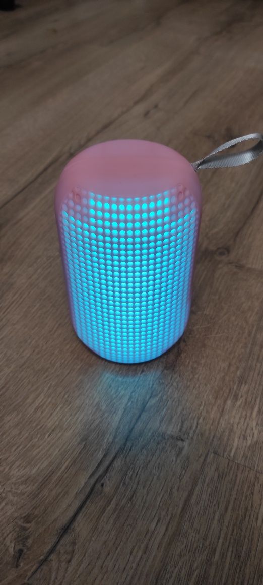 Продам нову портативну Bluetooth колонку