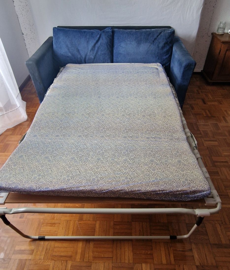 Sofá cama em bom estado