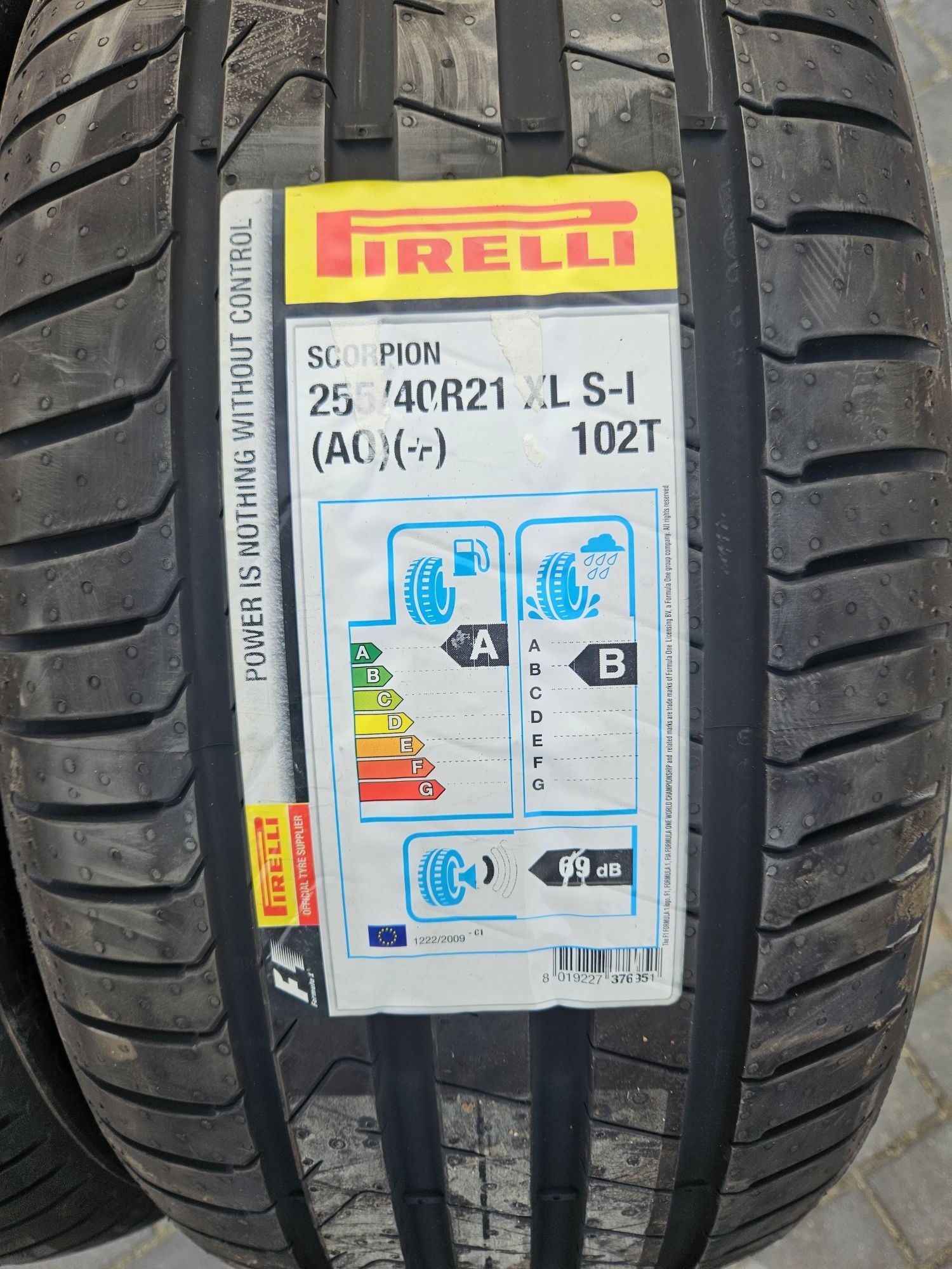 Opona Pirelli Scorpion 255/40 R21 XL 102T nowe