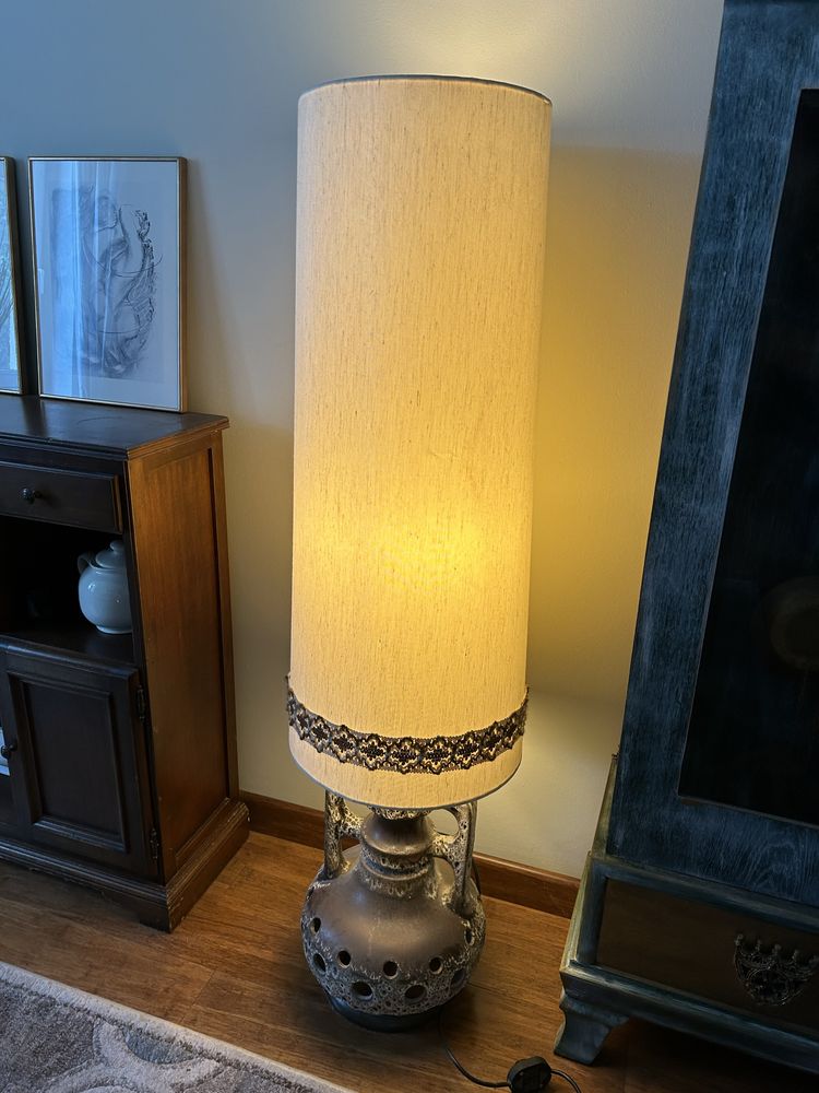 Lampa stojąca styl retro ceramiczna podstawa