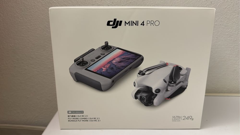 Drone DJI Mini 4 Pro Fly More Combo