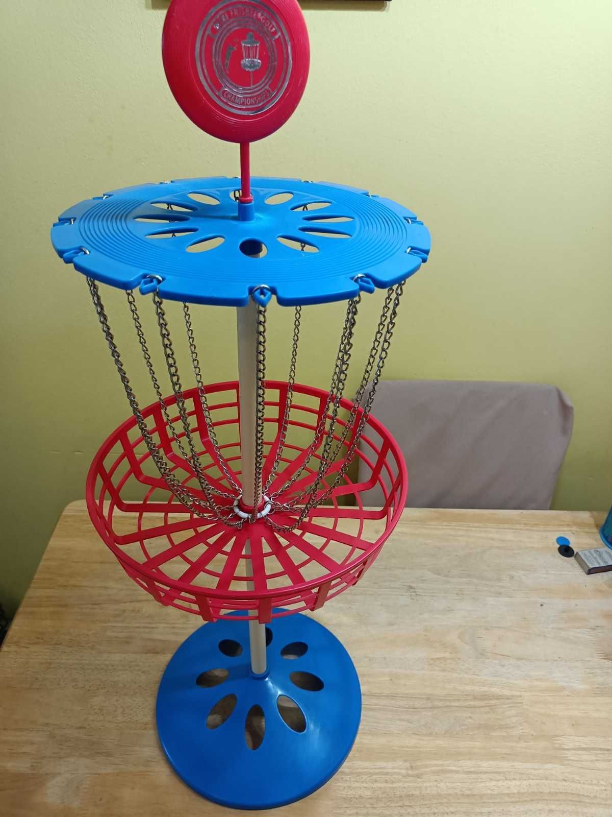 mini frisbee golf